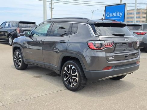 Used 2023 Jeep Compass Limited AWD/4WD image 3