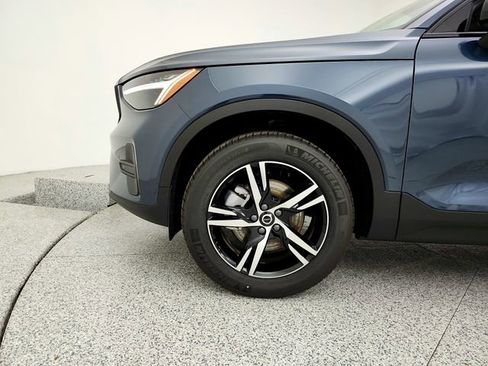 New 2026 Volvo XC40 B5 Core w/ Climate Package AWD/4WD image 32