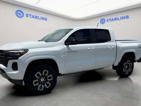 Used 2023 Chevrolet Colorado Z71 w/ Z71 Convenience Package 2 AWD/4WD image 2