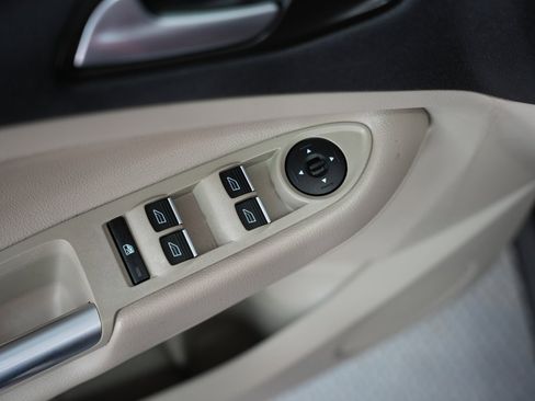 Used 2019 Ford Escape SE image 45