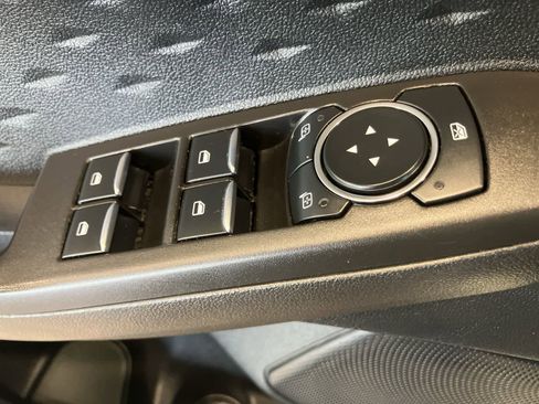 Used 2020 Ford Escape SE image 13