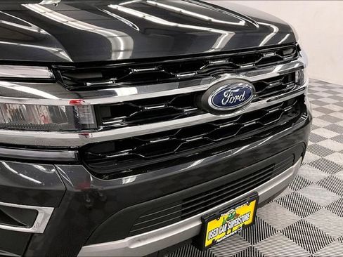 Used 2024 Ford Expedition Max Limited image 35