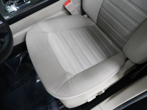 Used 2020 Ford Fusion SE image 11