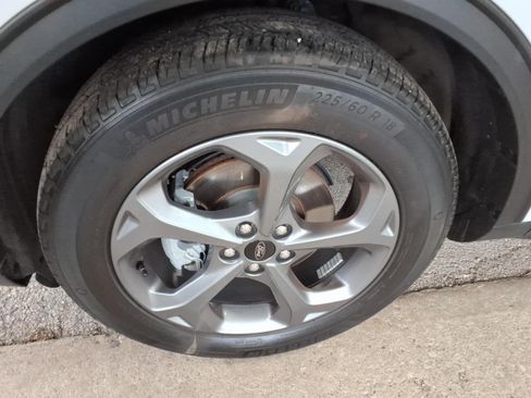 Certified 2025 Ford Escape ST-Line FWD image 8