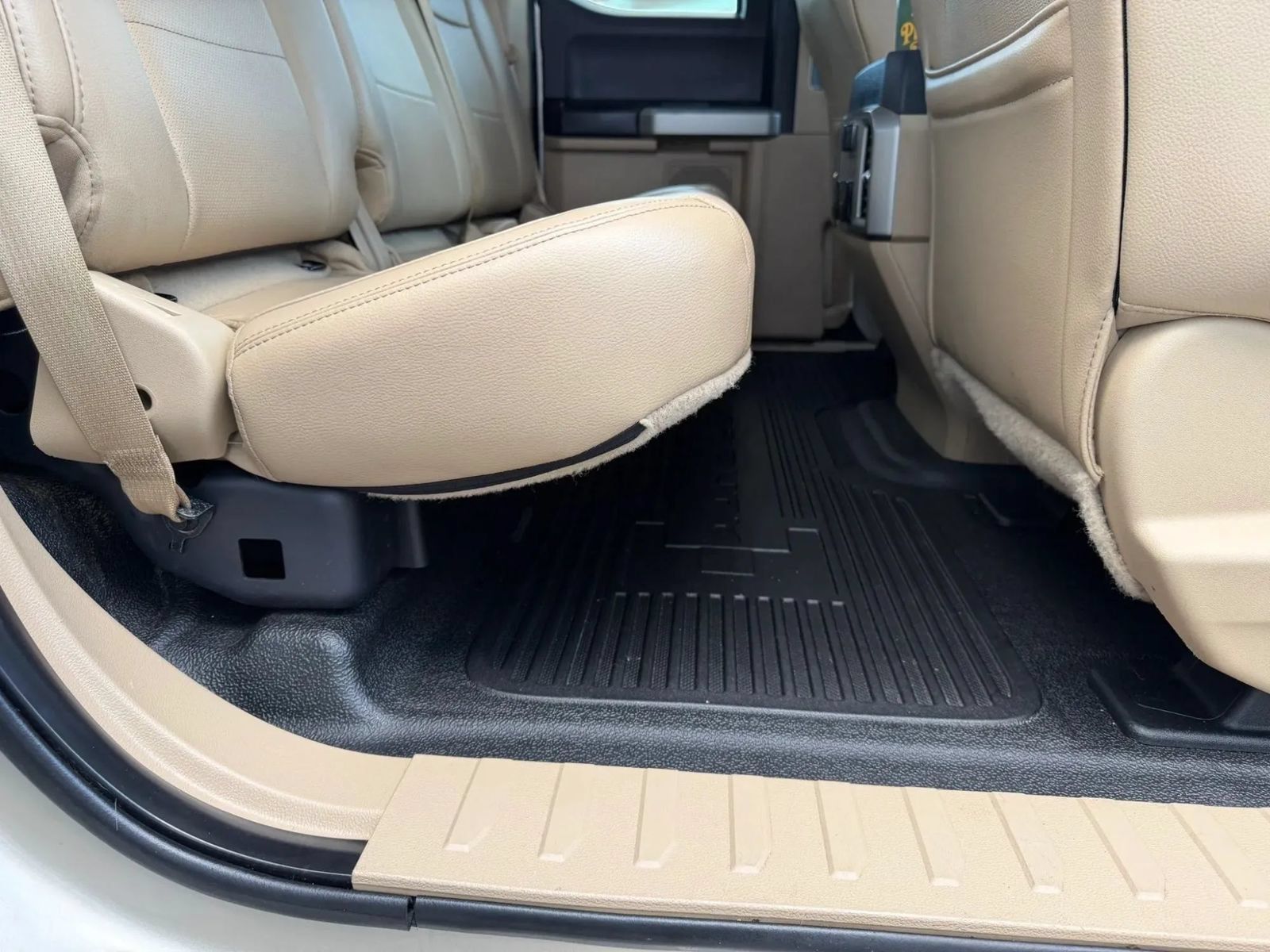 Used 2017 Ford F250 Lariat w/ Lariat Value Package AWD/4WD image 30
