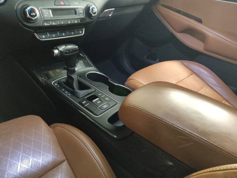 Used 2019 Kia Sorento SX image 26