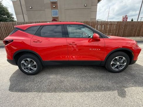 Used 2023 Chevrolet Blazer LT w/ LPO, Floor Liner Package FWD image 4