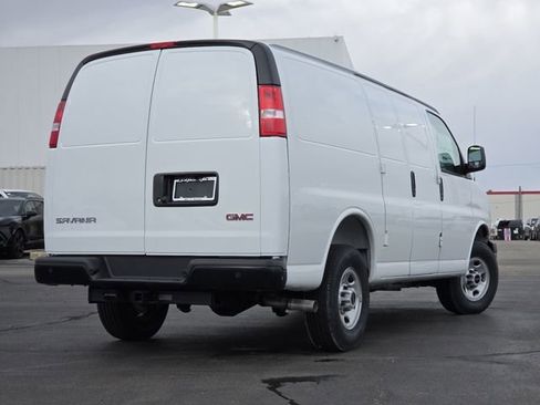 New 2026 GMC Savana 2500 w/ Enhanced Convenience Package RWD image 14