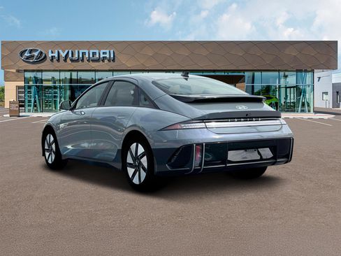 New 2025 Hyundai Ioniq 6 SE RWD image 5