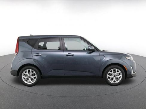 Used 2025 Kia Soul LX w/ LX Technology Package FWD image 14