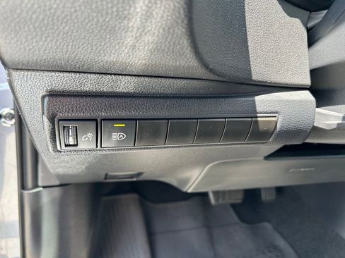 Used 2024 Toyota Corolla LE FWD image 17