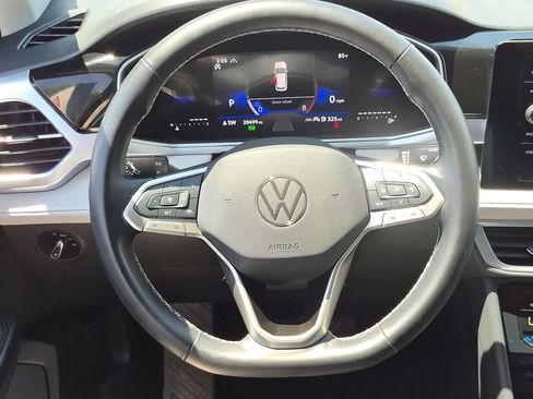 Used 2025 Volkswagen Taos SE AWD/4WD image 23