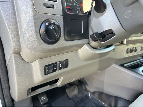 Used 2019 Nissan NV 2500 SV w/ Navigation Package image 30