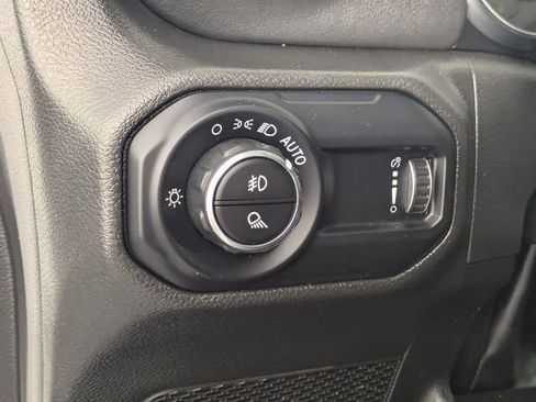 Used 2023 Jeep Gladiator Overland AWD/4WD image 11