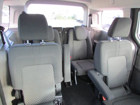 Used 2022 Ford Transit Connect XLT image 24