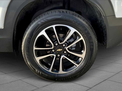 Used 2025 Chevrolet TrailBlazer LT image 10