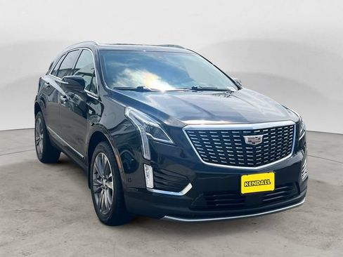 Used 2022 Cadillac XT5 Premium Luxury w/ Technology Package AWD/4WD image 3