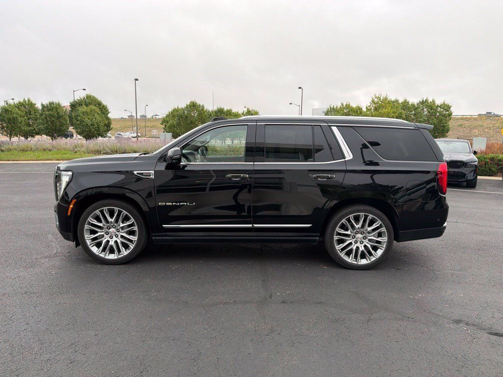 Used 2025 GMC Yukon Denali w/ Denali Reserve Package AWD/4WD image 2