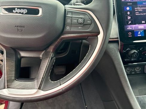 Used 2025 Jeep Grand Cherokee L Limited w/ Luxury Tech Group II RWD image 24