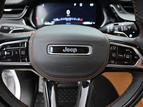 Used 2026 Jeep Grand Cherokee L Summit w/ Obsidian Package AWD/4WD image 10