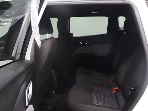 Used 2023 Jeep Compass Sport AWD/4WD image 17