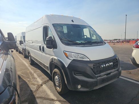 Used 2025 RAM ProMaster 3500 w/ Convenience Group FWD image 2