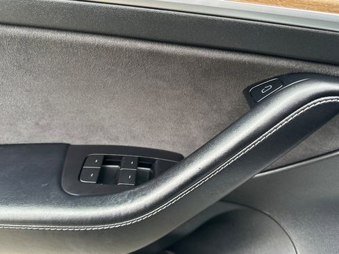 Used 2021 Tesla Model 3 Standard Range Plus image 11