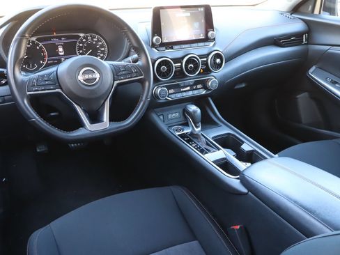 Used 2025 Nissan Sentra SR FWD image 4