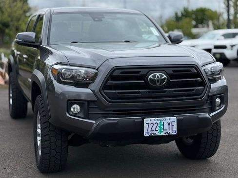 Used 2019 Toyota Tacoma TRD Off-Road w/ Technology Package AWD/4WD image 7