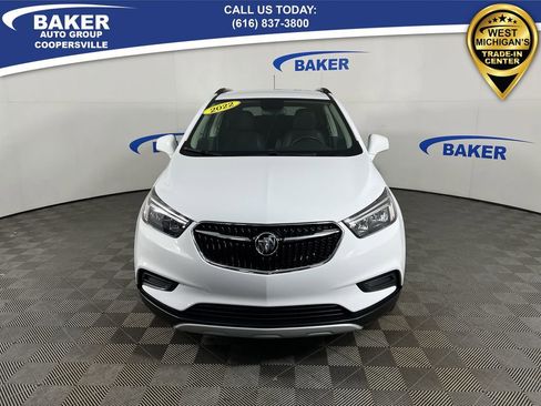 Used 2022 Buick Encore Preferred w/ Safety Package image 3