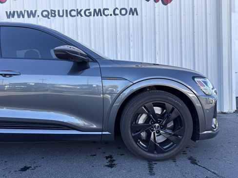 Used 2023 Audi e-tron Premium w/ Convenience Plus Package image 37