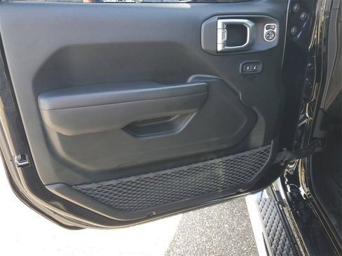 Used 2020 Jeep Gladiator Sport w/ Quick Order Package 24S image 8