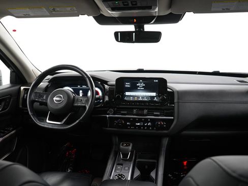 Used 2023 Nissan Pathfinder Platinum image 15