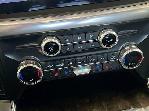 Used 2021 Ford F150 Lariat AWD/4WD image 16