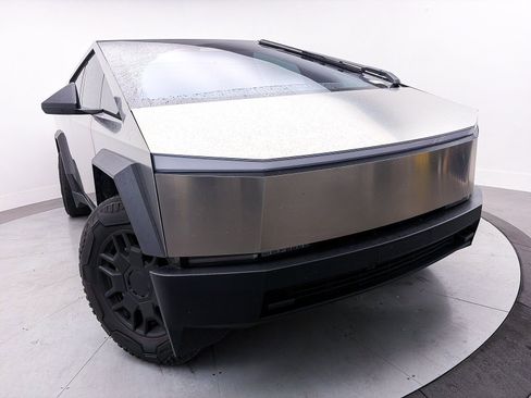 Used 2024 Tesla Cybertruck AWD Crew Cab image 3