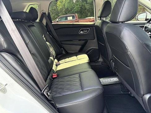 Certified 2026 Nissan Rogue Platinum w/ Platinum Premium Package AWD/4WD image 20