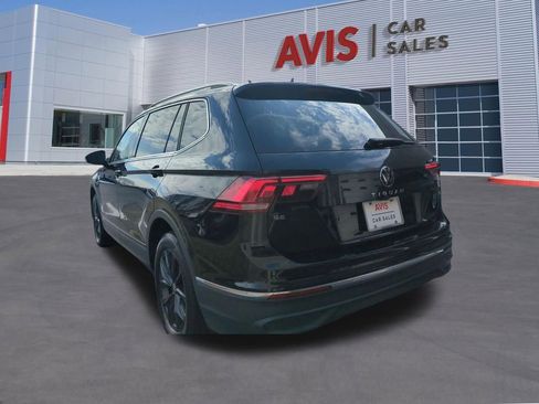 Used 2024 Volkswagen Tiguan SE image 9