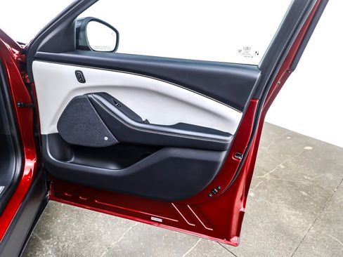 Used 2021 Ford Mustang Mach-E Premium image 23