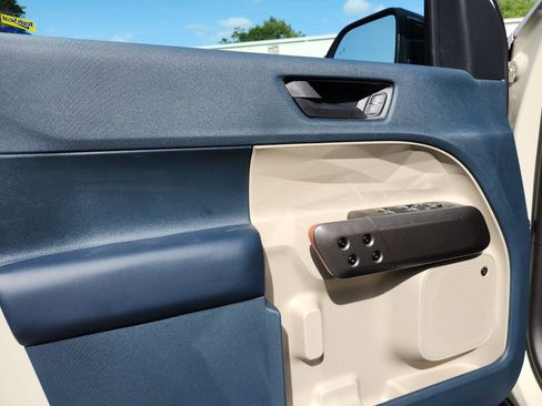 Certified 2025 Ford Maverick Lariat image 15