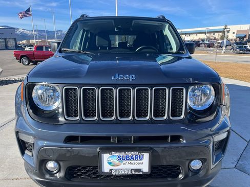 Used 2023 Jeep Renegade Latitude w/ Premium Group image 4