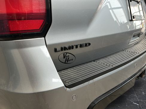 Used 2021 Ford Expedition Limited AWD/4WD image 42