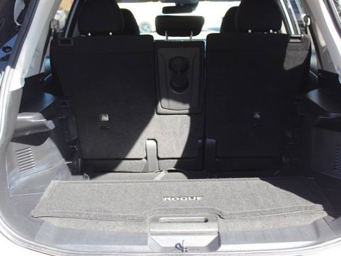 Used 2020 Nissan Rogue SV w/ Premium Package FWD image 15