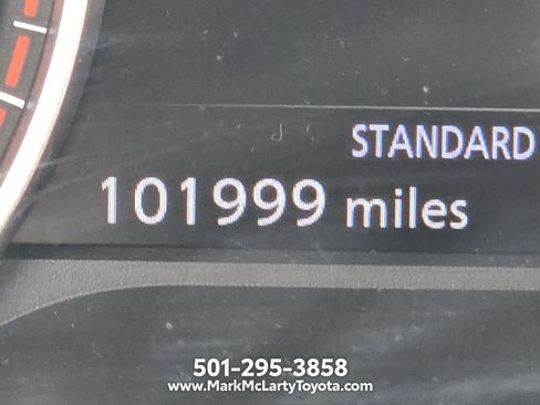 Used 2022 Nissan Pathfinder SL w/ Lighting Package (N92) FWD image 25