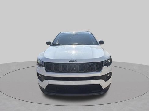 Used 2025 Jeep Compass Latitude w/ Convenience Group AWD/4WD image 9
