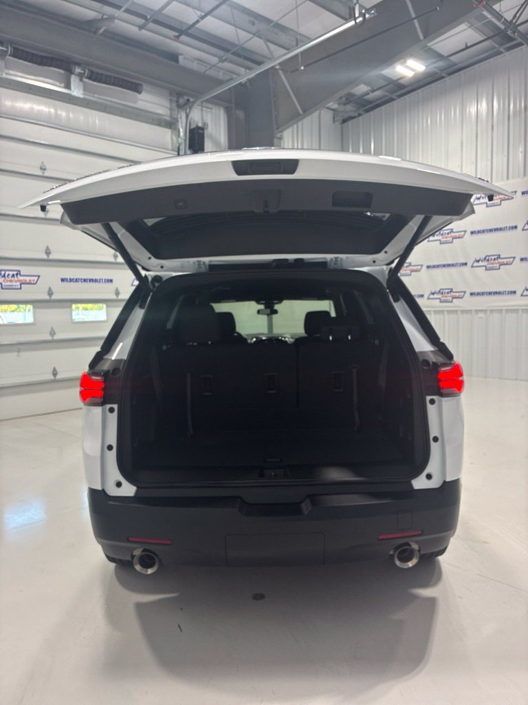 Used 2023 Chevrolet Traverse LT AWD/4WD image 34