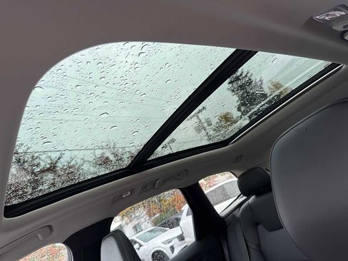 Used 2025 Volvo XC60 B5 Core w/ Protection Package Premier image 23