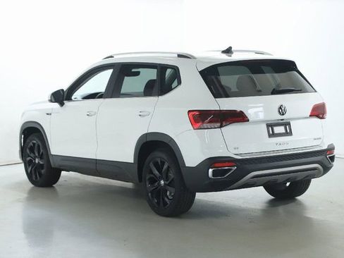 Used 2023 Volkswagen Taos SE w/ Panoramic Sunroof Package FWD image 42