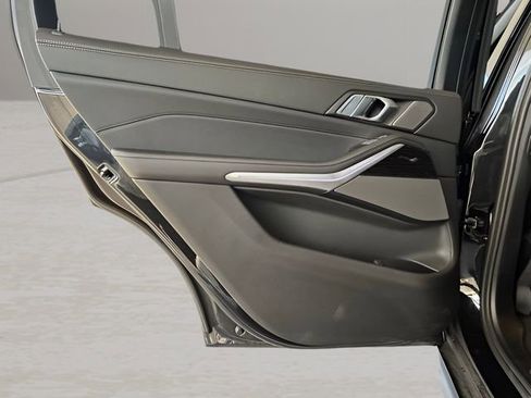 Certified 2024 BMW X7 xDrive40i w/ M Sport Package image 28