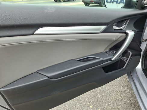 Used 2017 Honda Civic EX-L image 14