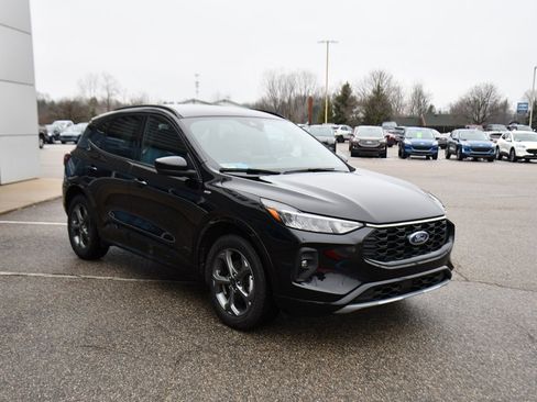 Used 2023 Ford Escape ST-Line Select w/ Class II Trailer Tow Package image 9